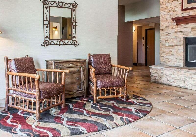 ホテル Comfort Inn & Suites Midtown