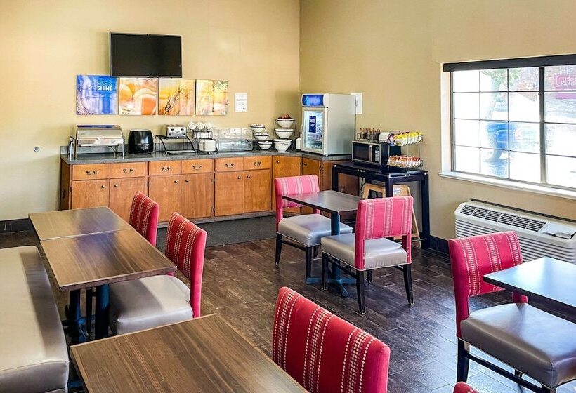 ホテル Comfort Inn & Suites Midtown