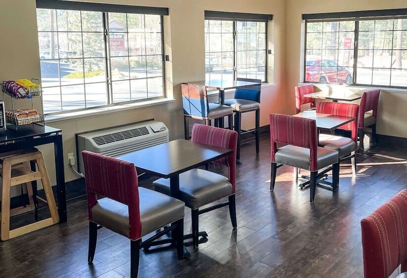 ホテル Comfort Inn & Suites Midtown