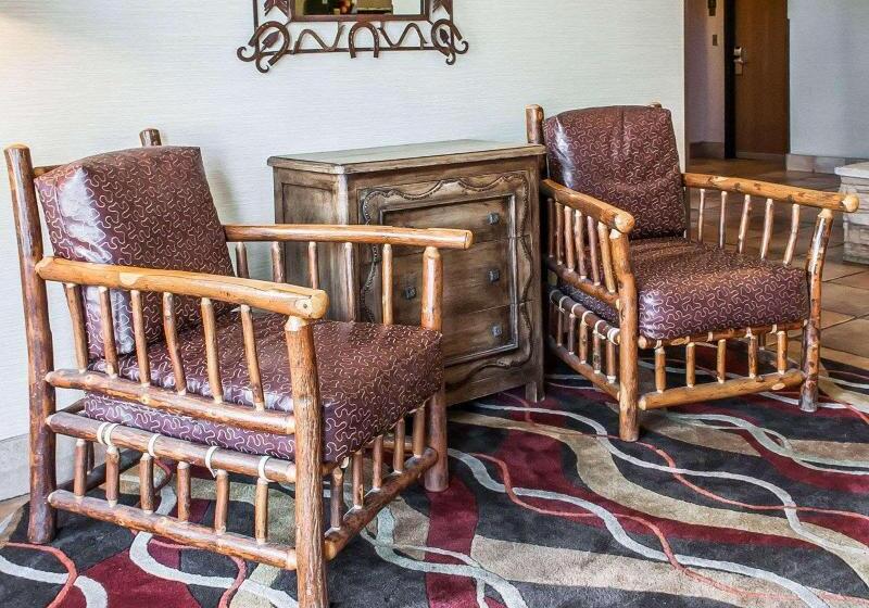 ホテル Comfort Inn & Suites Midtown