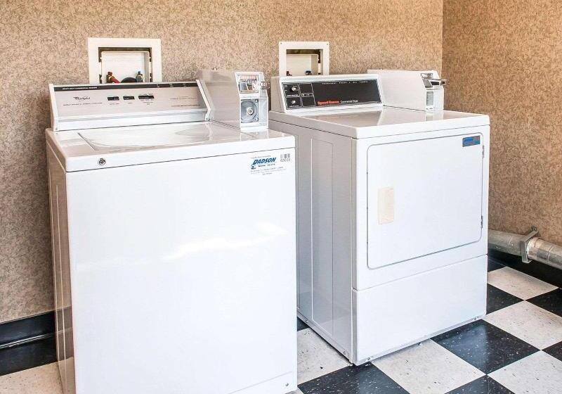 ホテル Comfort Inn & Suites Midtown