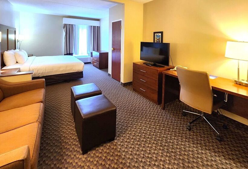 فندق Comfort Inn & Suites Near Pocono Mountains