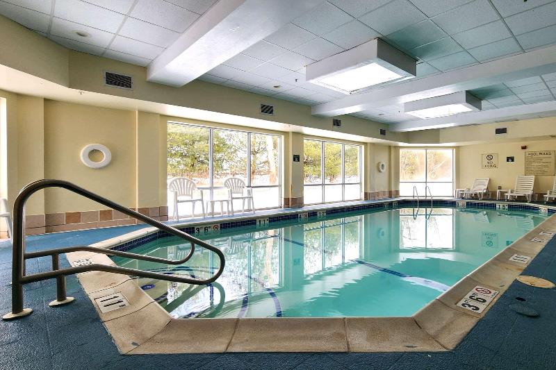 فندق Comfort Inn & Suites Near Pocono Mountains