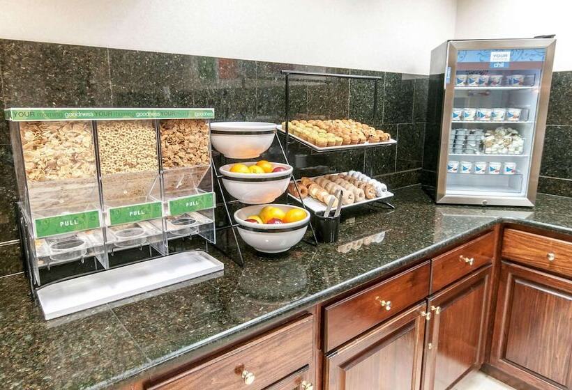 فندق Comfort Inn & Suites Near Pocono Mountains