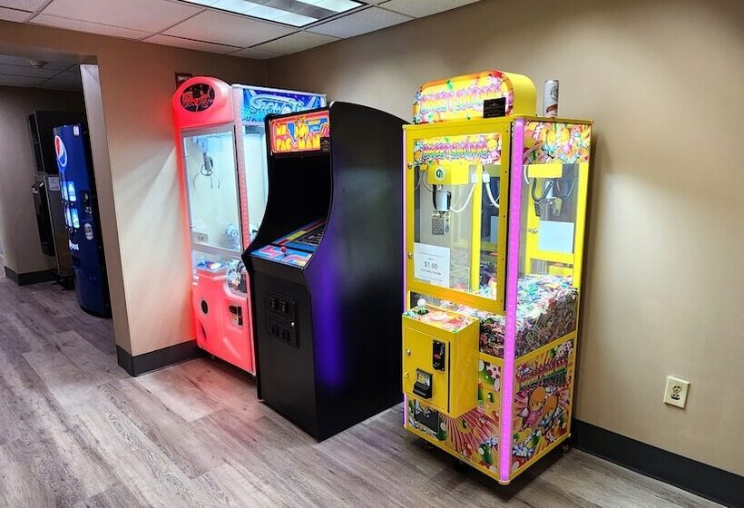 فندق Comfort Inn & Suites Near Pocono Mountains