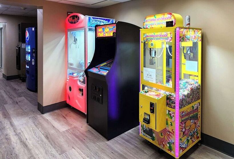 فندق Comfort Inn & Suites Near Pocono Mountains