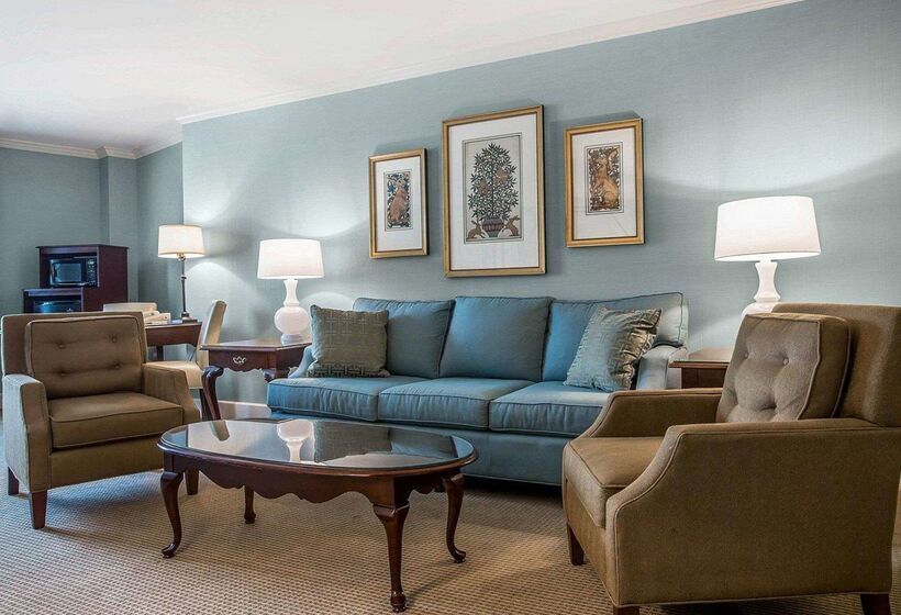 בית מלון כפרי Comfort Inn & Suites Near Burke Mountain