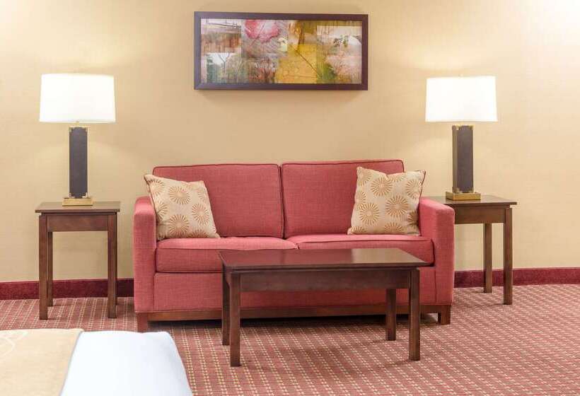 בית מלון כפרי Comfort Inn & Suites Near Burke Mountain