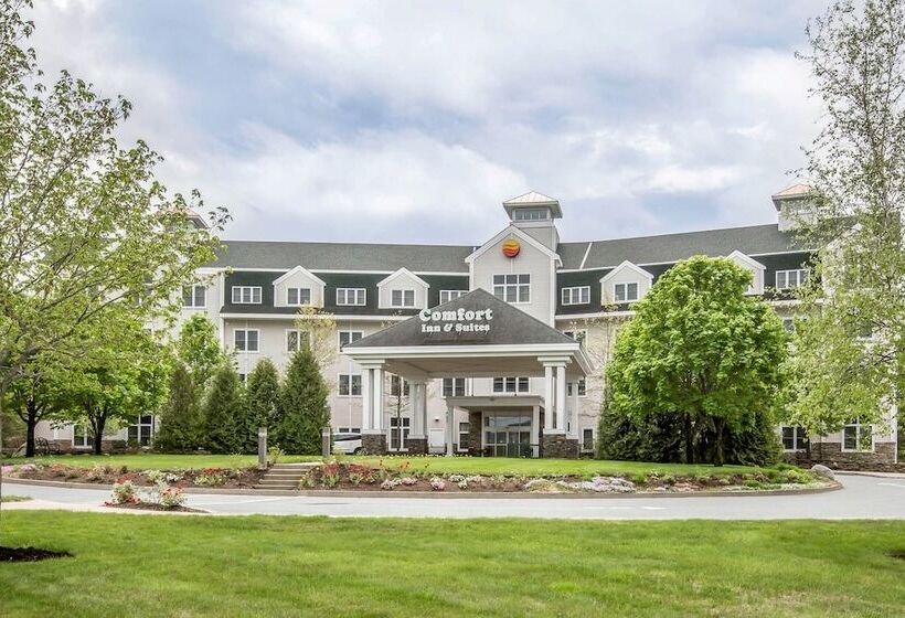 בית מלון כפרי Comfort Inn & Suites Near Burke Mountain
