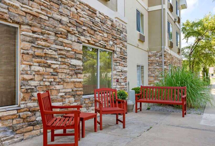 فندق Comfort Inn & Suites