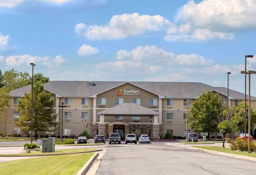 فندق Comfort Inn & Suites