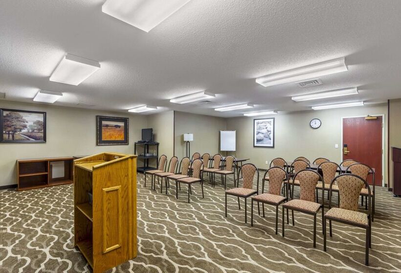 בית מלון כפרי Comfort Inn & Suites