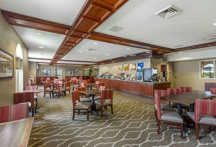 בית מלון כפרי Comfort Inn & Suites