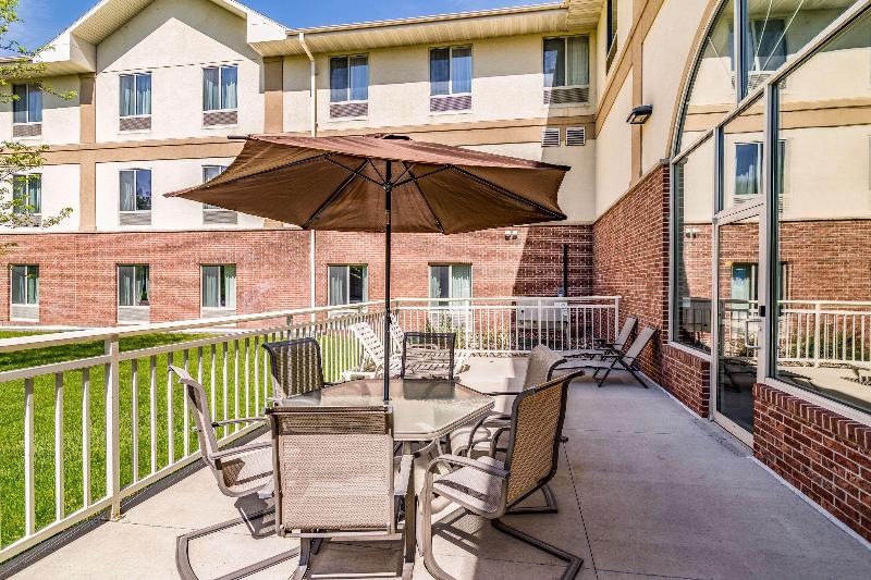 בית מלון כפרי Comfort Inn & Suites