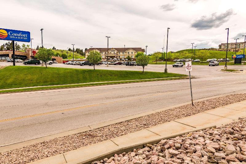 בית מלון כפרי Comfort Inn & Suites