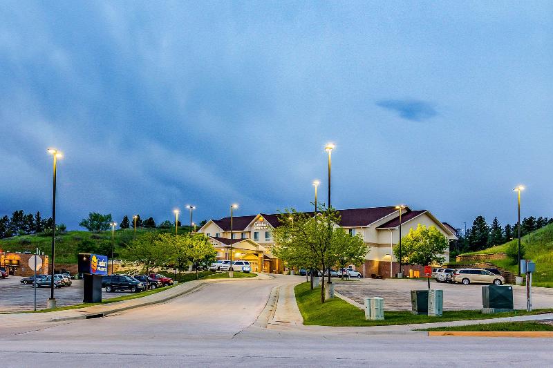 هتل Comfort Inn & Suites