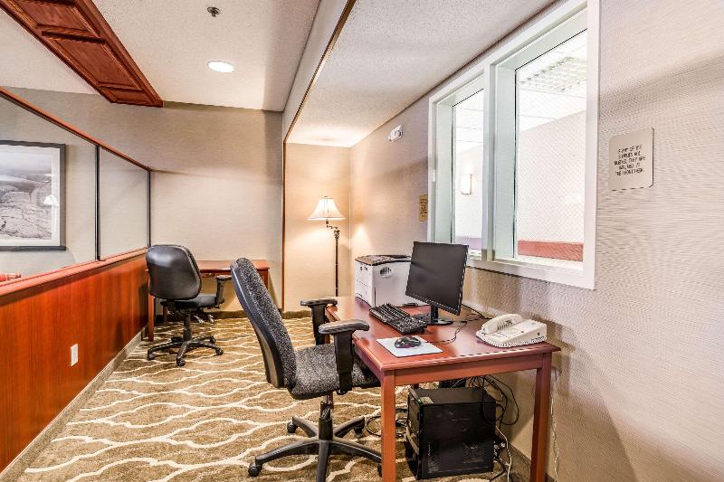 בית מלון כפרי Comfort Inn & Suites