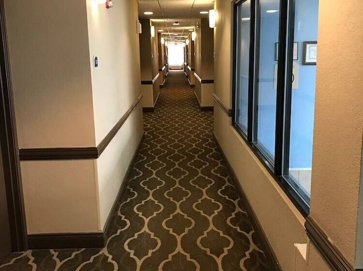 فندق Comfort Inn & Suites Atlanta Smyrna