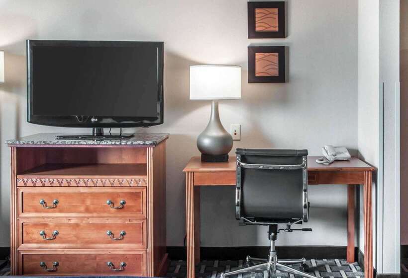 فندق Comfort Inn & Suites