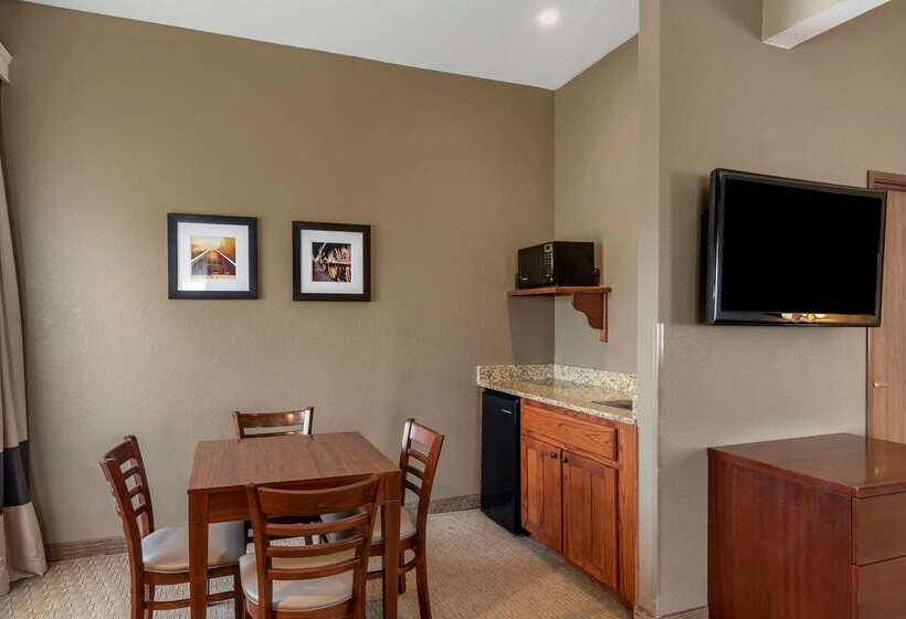 فندق Comfort Inn Warrensburg Station