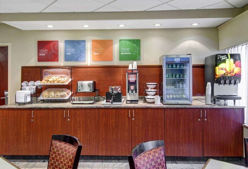 ホテル The Inn At Woburn Boston