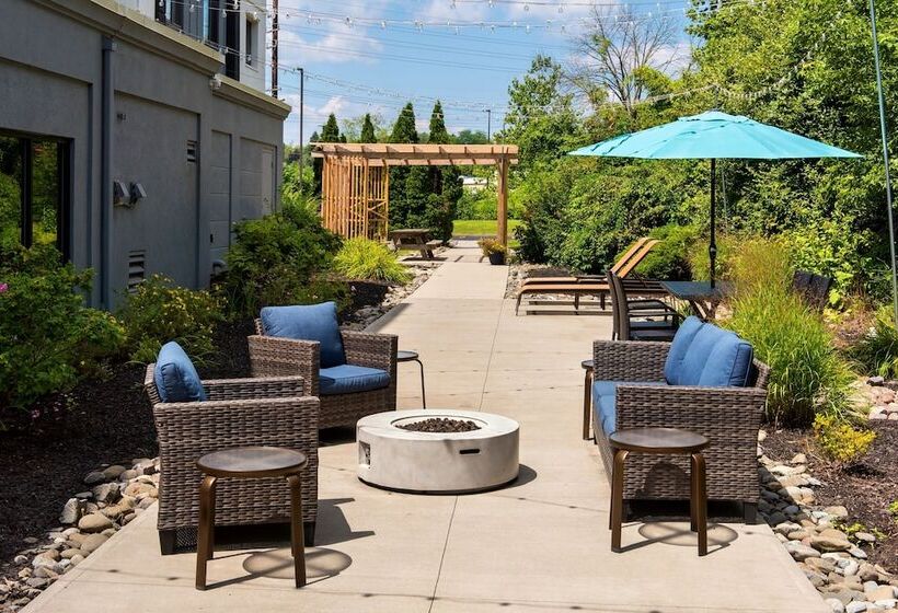 Отель Courtyard Binghamton