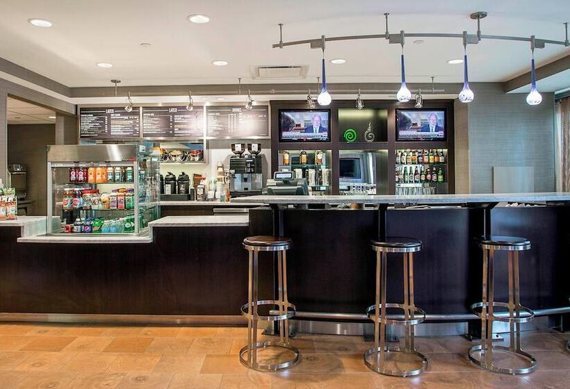 Отель Courtyard Binghamton