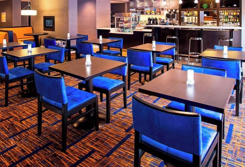 Отель Courtyard Binghamton