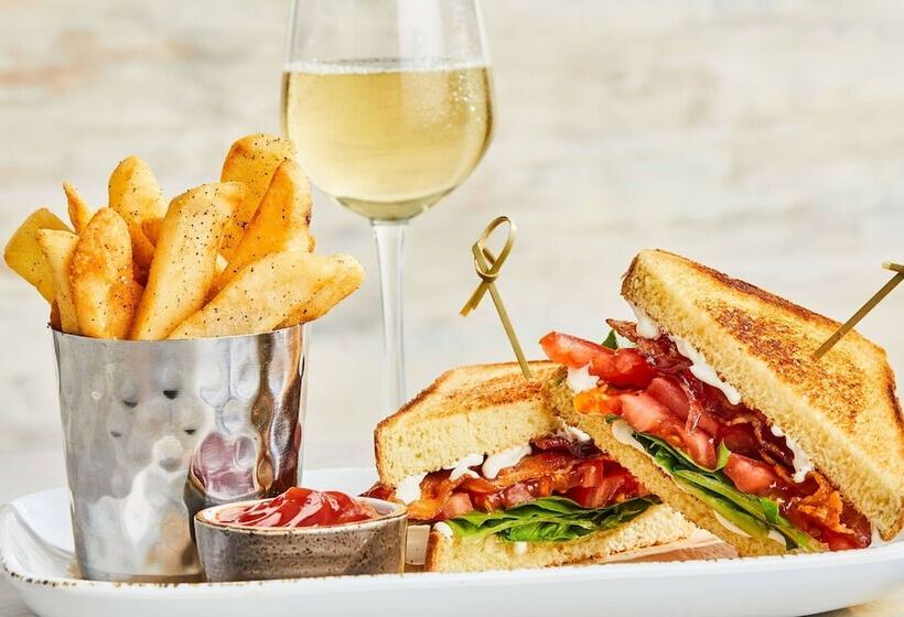 Отель Courtyard Binghamton