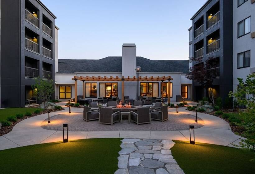 בית מלון כפרי Courtyard Boise Downtown