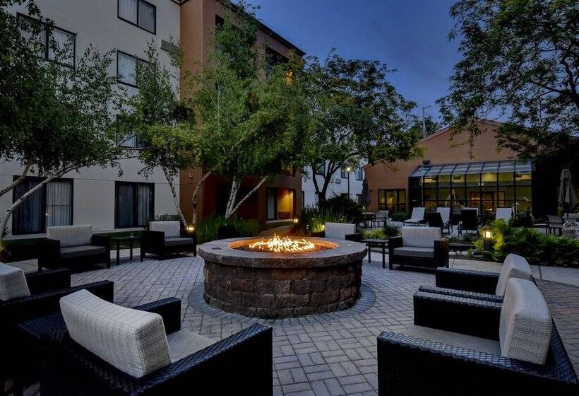 בית מלון כפרי Courtyard Boise Downtown