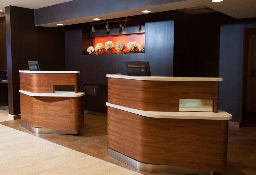 فندق Courtyard Burlington Williston