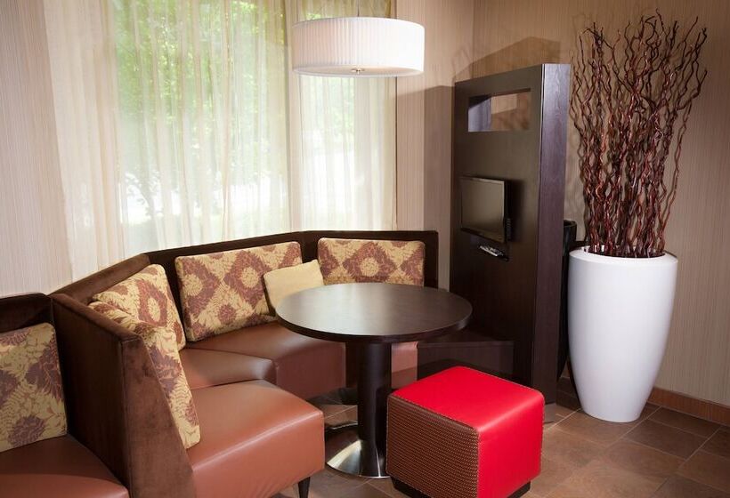 فندق Courtyard Burlington Williston