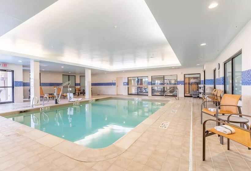 فندق Courtyard Burlington Williston