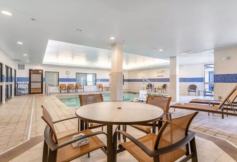 فندق Courtyard Burlington Williston