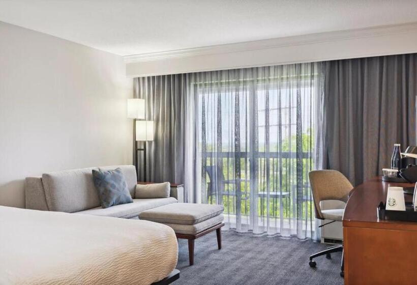 فندق Courtyard Burlington Williston