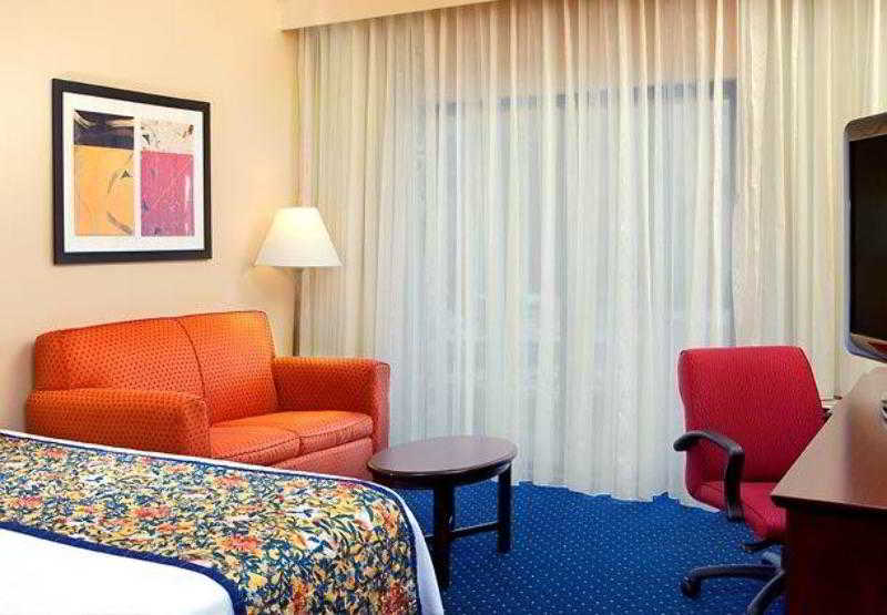 فندق Courtyard By Marriott Atlanta Alpharetta
