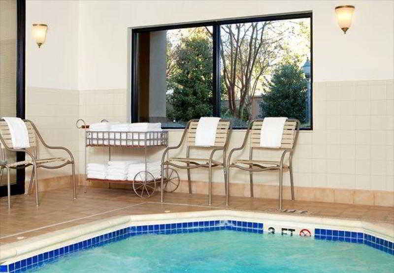 فندق Courtyard By Marriott Atlanta Alpharetta