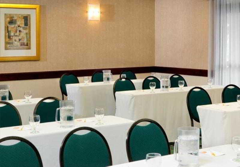 فندق Courtyard By Marriott Atlanta Alpharetta