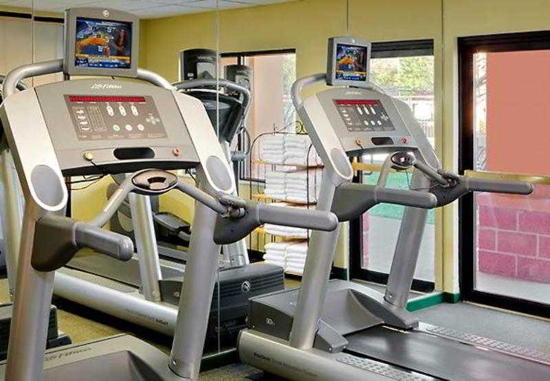 فندق Courtyard By Marriott Atlanta Alpharetta