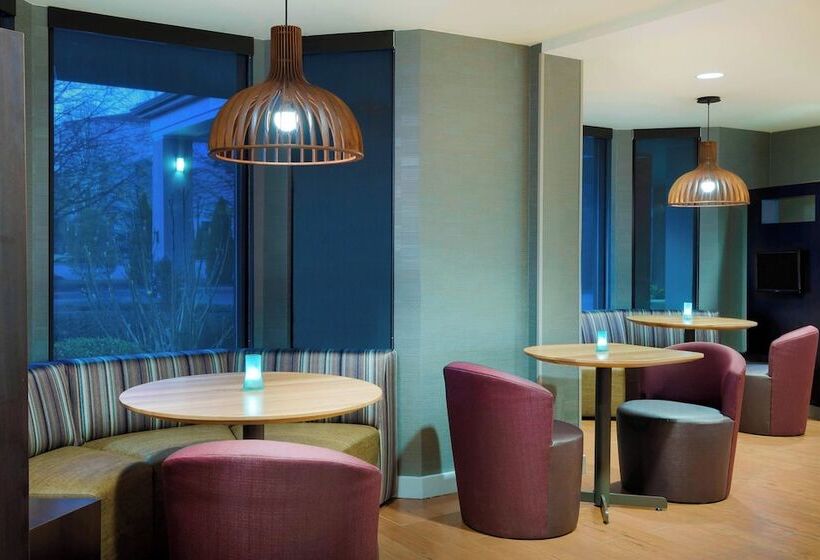 فندق Courtyard Asheville