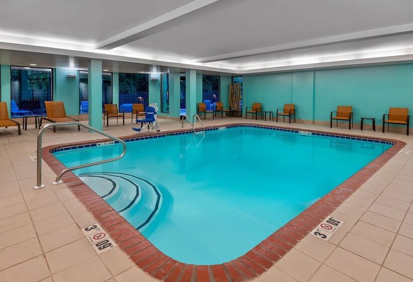 فندق Courtyard Asheville