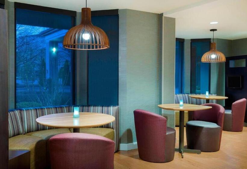 فندق Courtyard Asheville