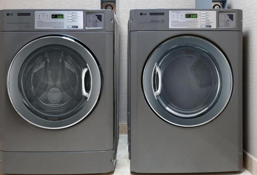 فندق Courtyard Asheville