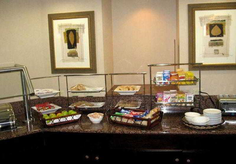 Отель Courtyard by Marriott Atlanta Six Flags
