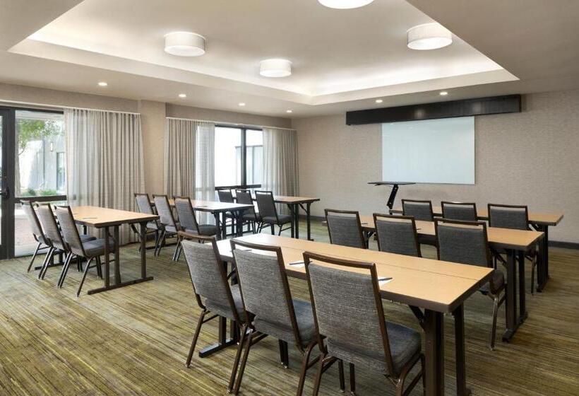 Отель Courtyard By Marriott Austin Round Rock
