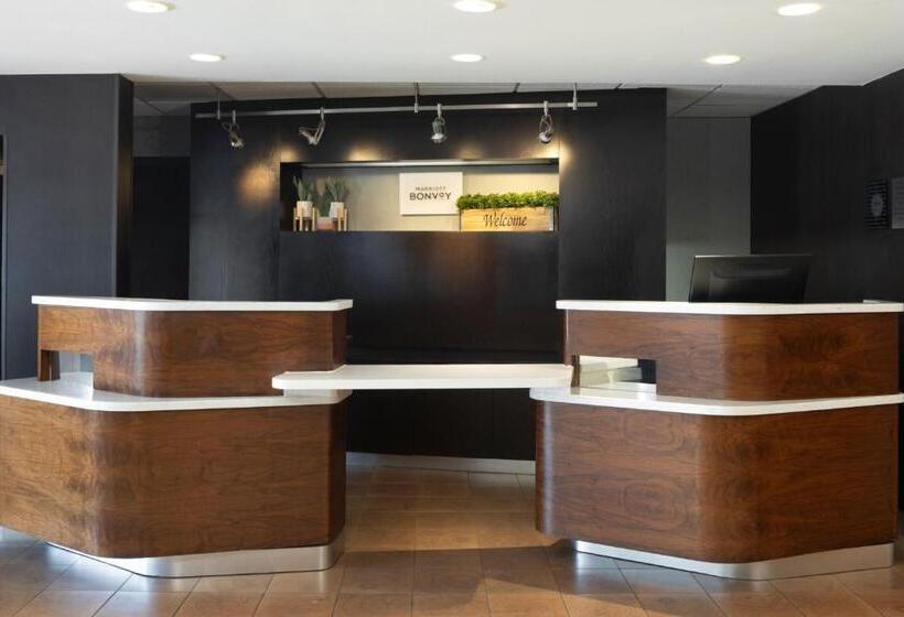 Отель Courtyard By Marriott Austin Round Rock