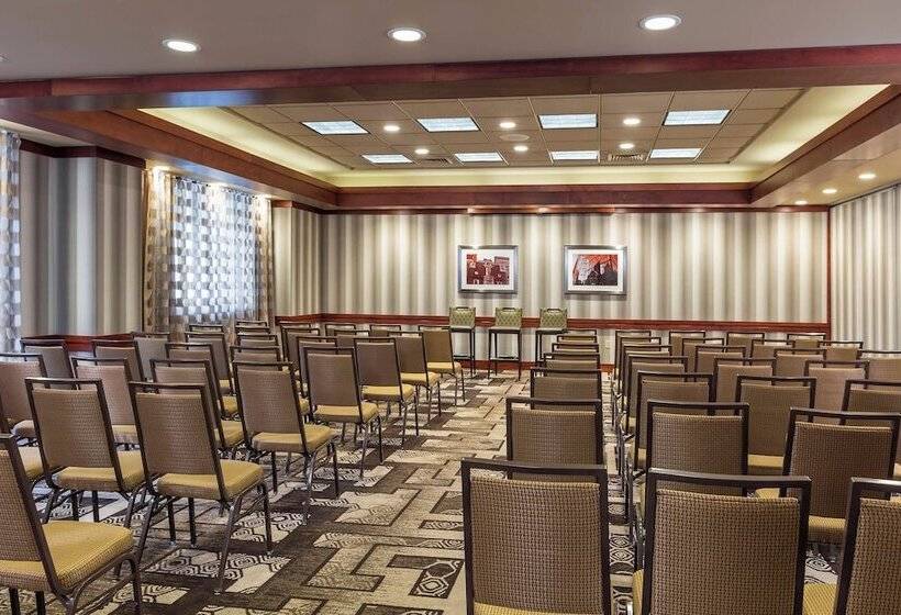 فندق Courtyard Boston Natick