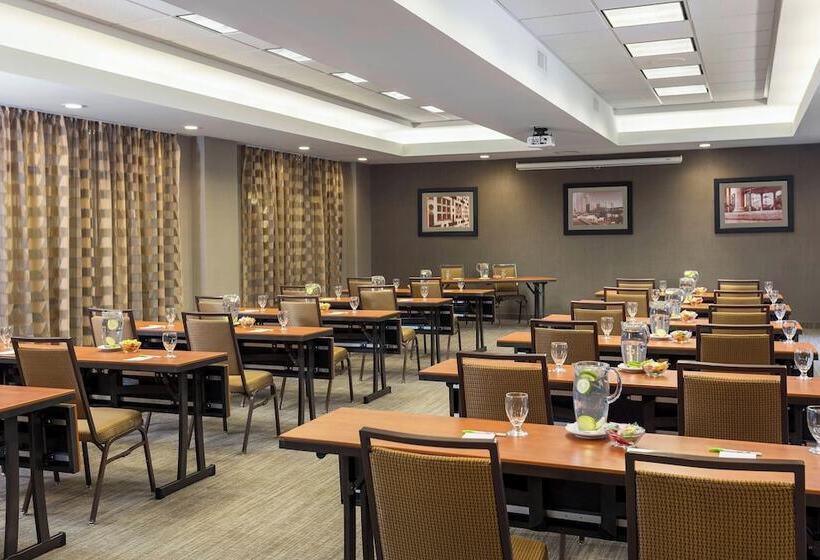 فندق Courtyard Boston Natick