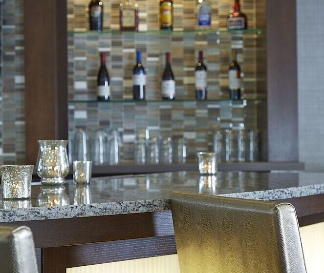 فندق Courtyard Boston Natick